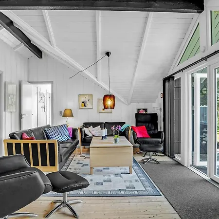 펜션 Three-bedroom Holiday In Blåvand