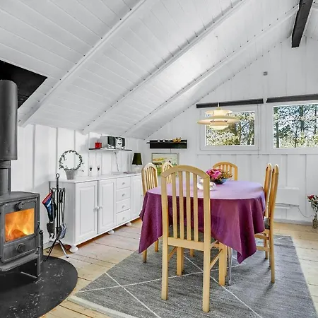 펜션 Three-bedroom Holiday In *