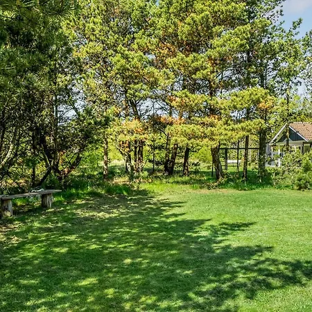 Three-bedroom Holiday In 펜션 *