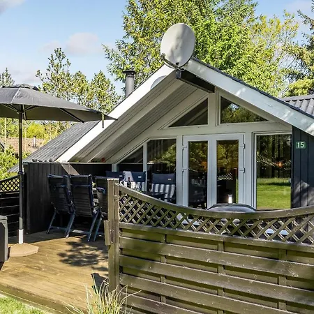 Three-bedroom Holiday In 펜션